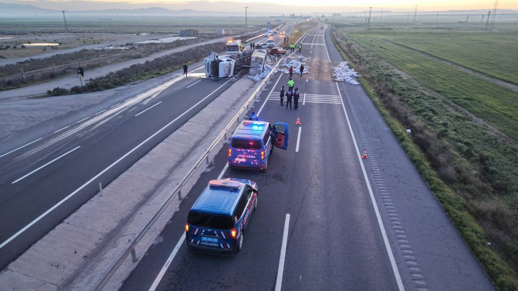 Konya-Aksaray yolunda kaza üstüne kaza! 6 kişi yaralandı 3